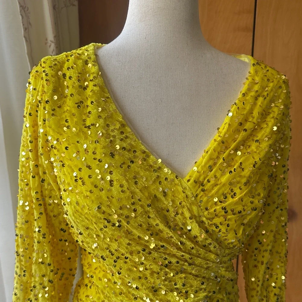 Elegant Yellow Sequin Gown With Train (NWOT) - Picture 10 of 17